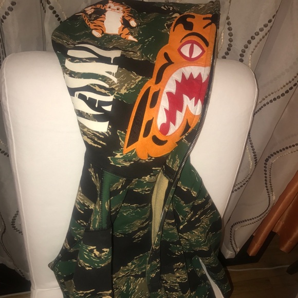 AUTHENTIC A BATHIG APE HOODIE - Picture 1 of 5